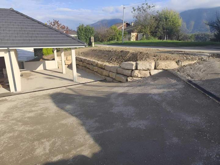 Mur de soutènement en pierre La Tour-du-Pin